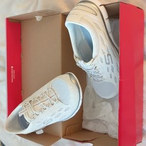 Skechers Memory Foam shoes